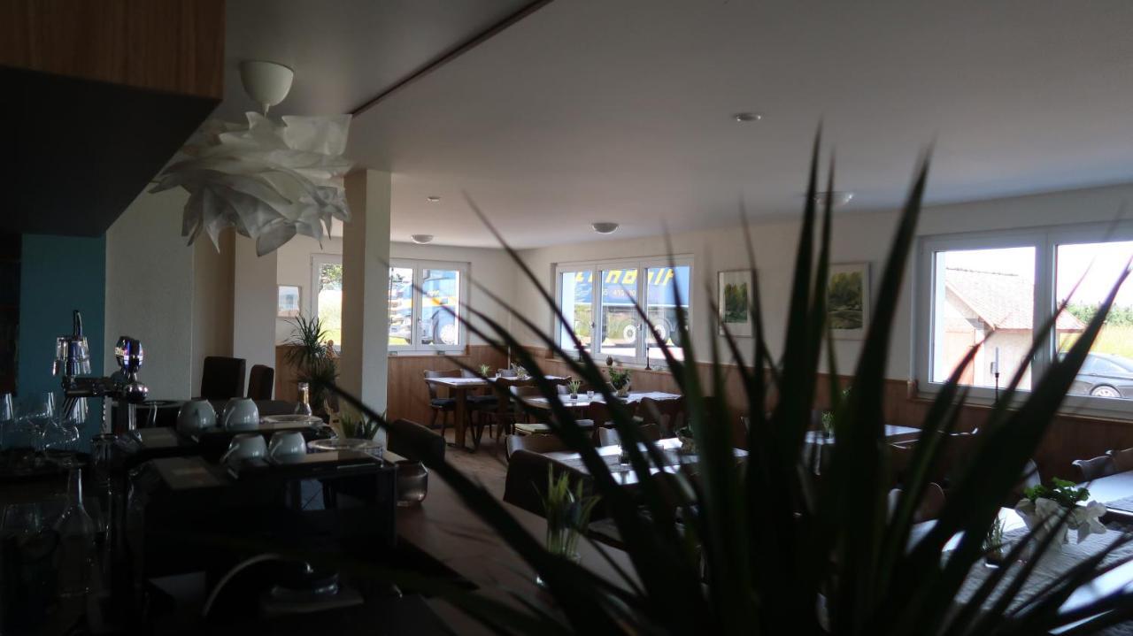 Mbar Hotel Altnau Bagian luar foto