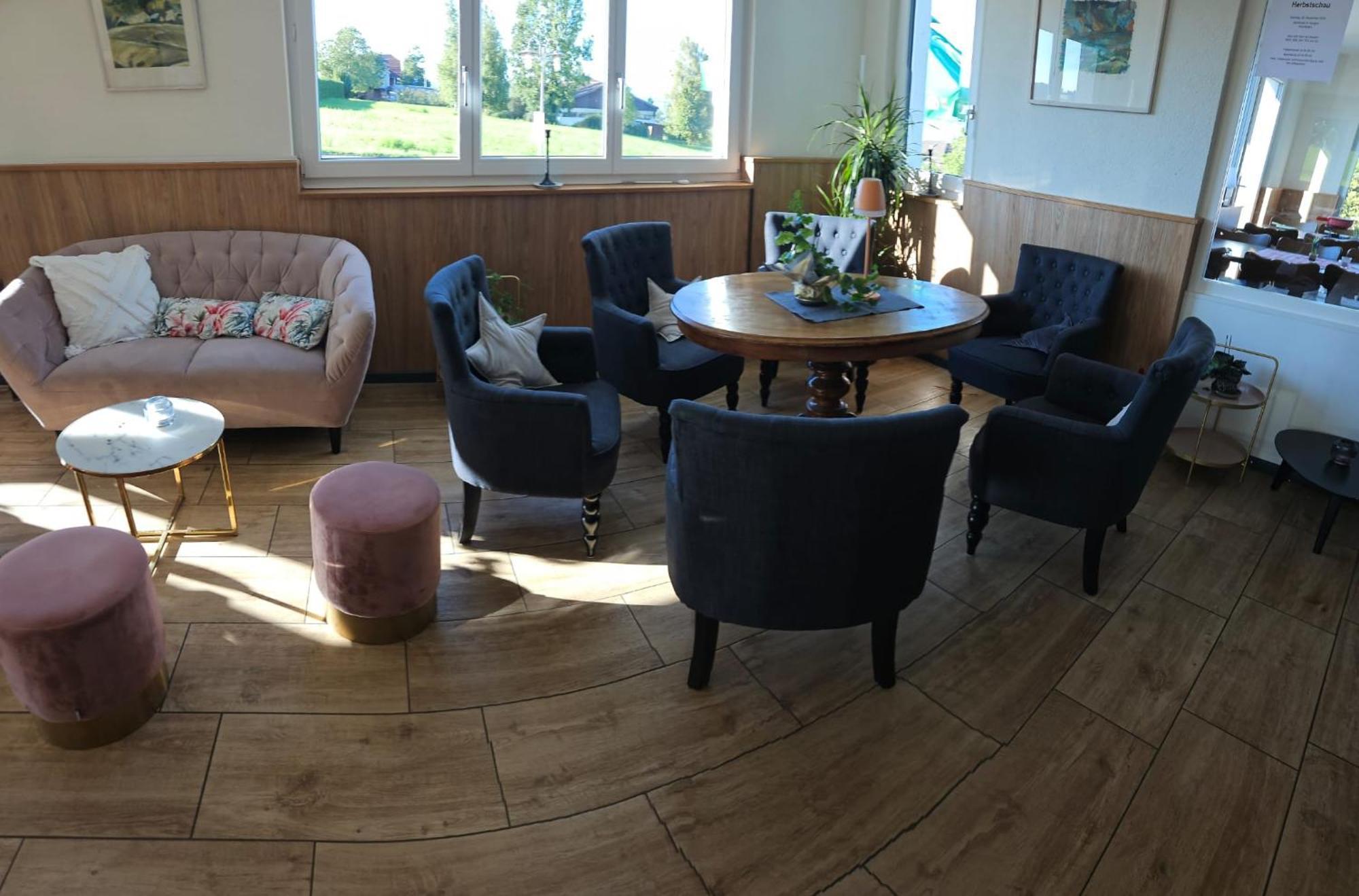 Mbar Hotel Altnau Bagian luar foto